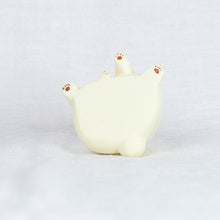 Load image into Gallery viewer, montomi - Sitting White Dog
