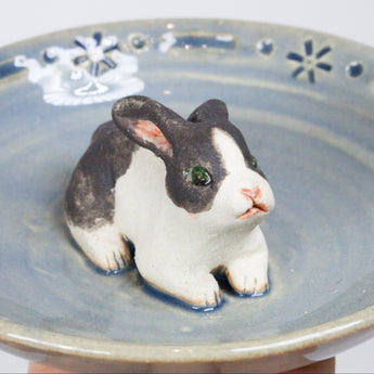Yukurite - Ceramic small plate with bunny