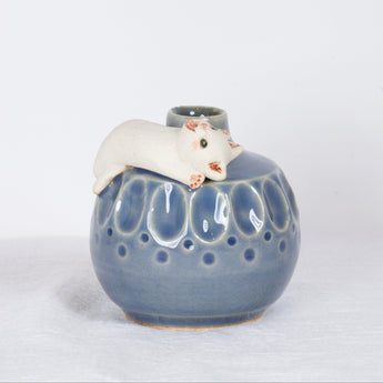 Yukurite - Ceramic blue small vase with white cat