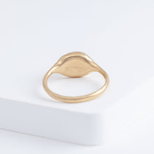 Load image into Gallery viewer, Maxi Yui moonstone ring
