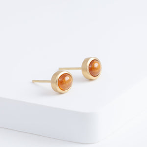 Gallery garnet studs