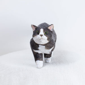 Ryoji Bannai - #2503 Black and white walking cat
