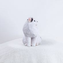 Load image into Gallery viewer, Ryoji Bannai - #2513 Black and white side sitting cat
