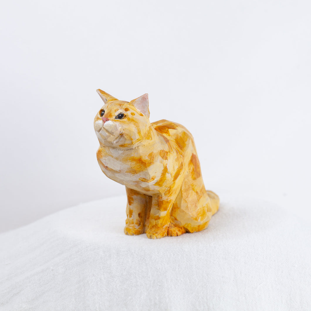 Ryoji Bannai - #2517 Orange American Shorthair sitting cat