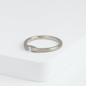 Unite white gold ring with radiant cut diamond