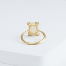 Load image into Gallery viewer, Spread Australian opal ring
