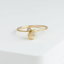 Load image into Gallery viewer, Baby gold pearl single pearl diamond ring
