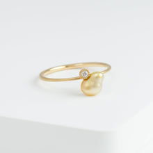 Load image into Gallery viewer, Baby gold pearl single pearl diamond ring
