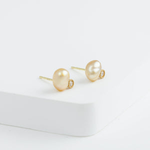 Baby gold pearl single pearl diamond studs