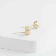 Load image into Gallery viewer, Baby gold pearl single pearl diamond studs

