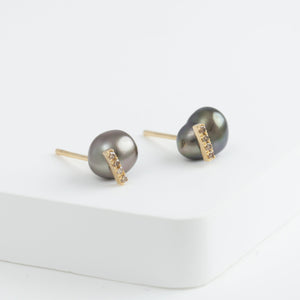 Line keshi pearl studs