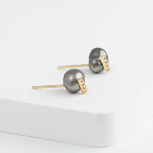Line keshi pearl studs