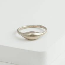 Load image into Gallery viewer, Yui white gold ring
