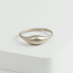 Yui white gold ring