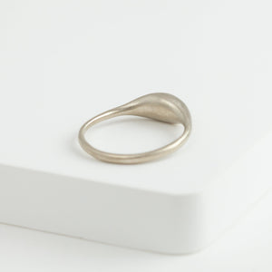 Yui white gold ring