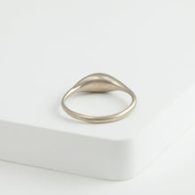 Load image into Gallery viewer, Yui white gold ring
