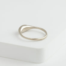 Load image into Gallery viewer, Yui white gold ring
