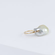 Load image into Gallery viewer, Line keshi pearl hook earrings
