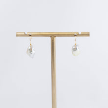 Load image into Gallery viewer, Line keshi pearl hook earrings
