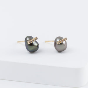 Line keshi pearl studs