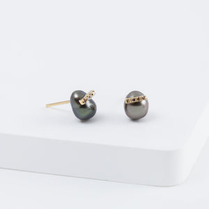 Line keshi pearl studs