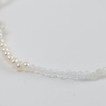 Lip smiley charm white gemstones beads bracelet