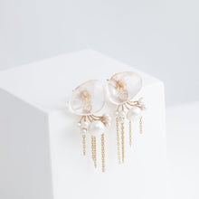 Load image into Gallery viewer, Fairy rose quartz and pearl earrings with chains
