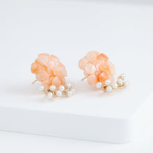 Load image into Gallery viewer, Fairy big momoiro coral and pearl earrings [limited edition]
