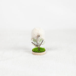 Fluffy - Pomeranian brooch pin with stand