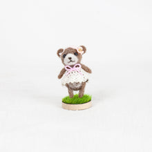 Load image into Gallery viewer, Fluffy - Bear brooch pin with stand
