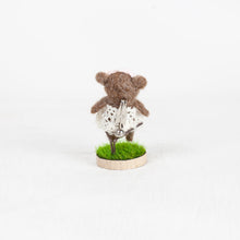 Load image into Gallery viewer, Fluffy - Bear brooch pin with stand
