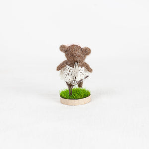 Fluffy - Bear brooch pin with stand