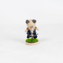 Load image into Gallery viewer, Fluffy - Pug brooch pin with stand
