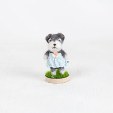 Load image into Gallery viewer, Fluffy - Schnauzer brooch pin with stand
