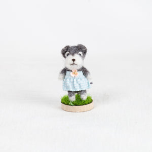 Fluffy - Schnauzer brooch pin with stand