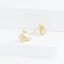 Load image into Gallery viewer, Medium baroque gold pearl earrings
