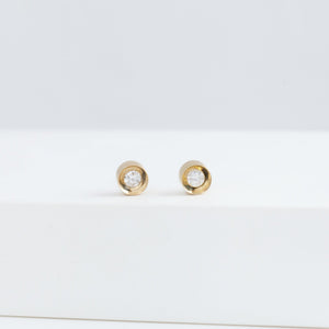 Spot diamond studs