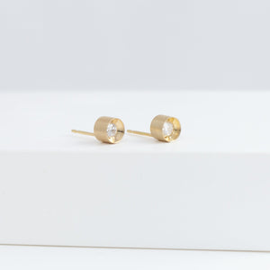 Spot diamond studs