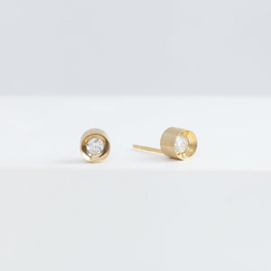 Spot diamond studs