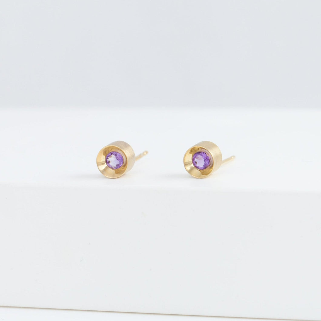 Spot amethyst studs