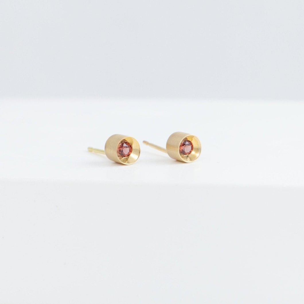 Spot small garnet studs