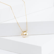 Load image into Gallery viewer, Medium gold baroque pearl necklace
