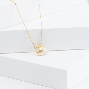 Medium gold baroque pearl necklace