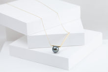 Load image into Gallery viewer, Dent black pearl necklace
