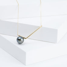 Load image into Gallery viewer, Dent black pearl necklace
