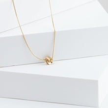 Load image into Gallery viewer, Spot citrine necklace
