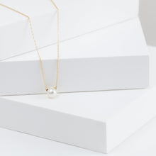 Load image into Gallery viewer, Cat akoya pearl necklace
