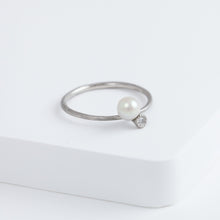 Load image into Gallery viewer, Baby Akoya pearl single pearl diamond platinum ring
