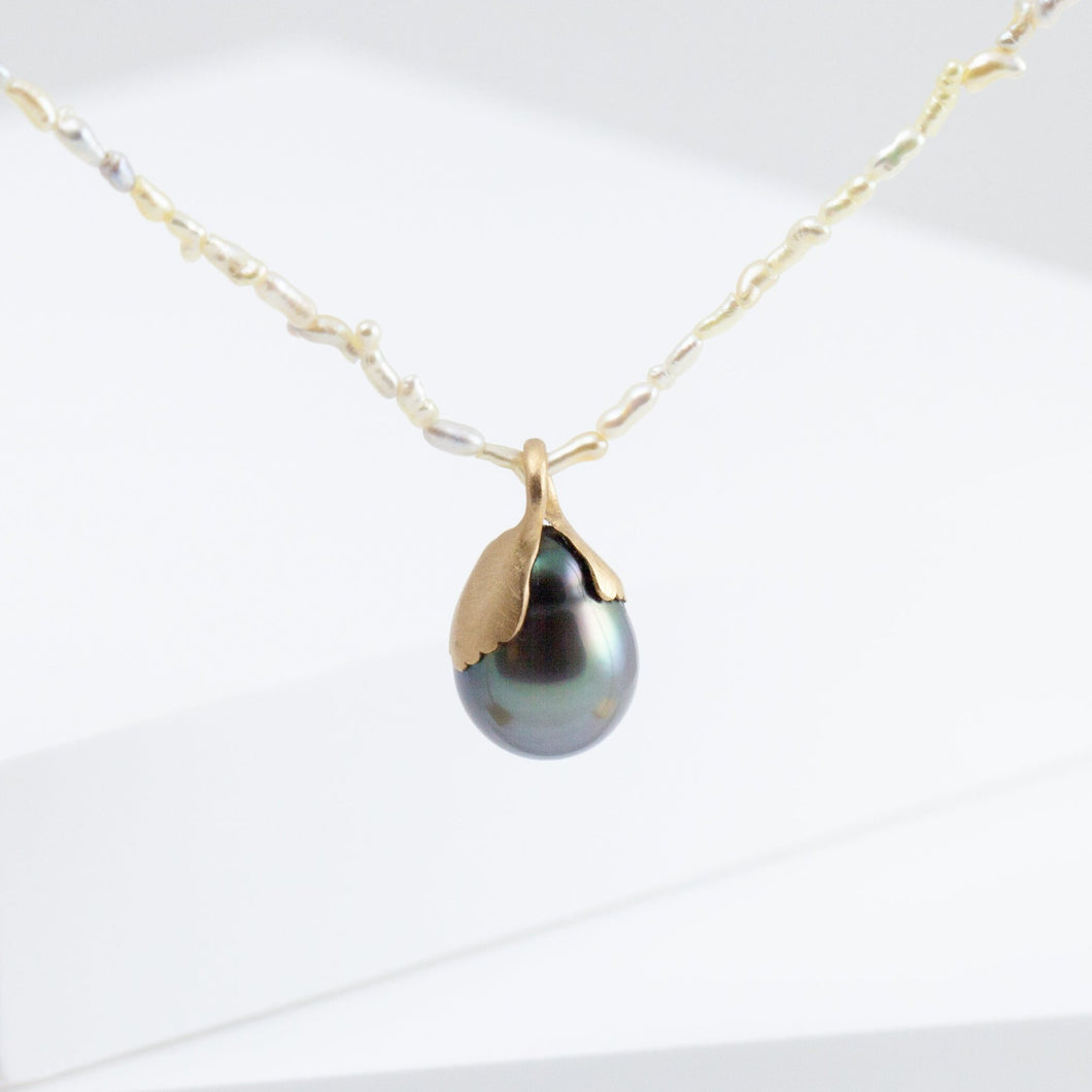 Platy black south sea pearl pendant