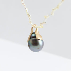 Platy black south sea pearl pendant